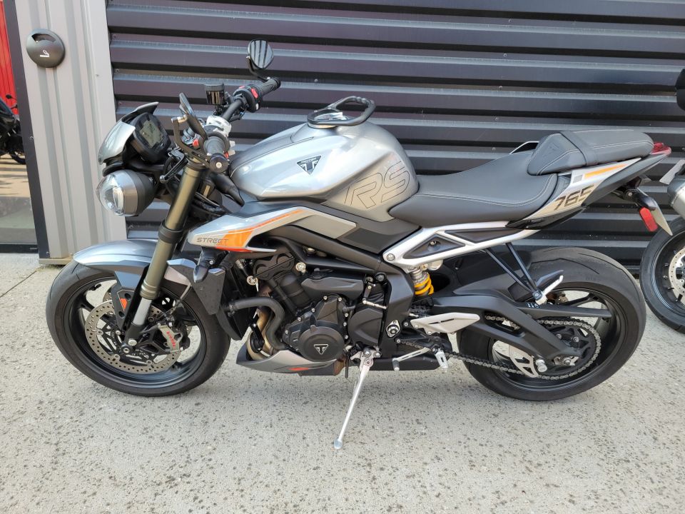 TRIUMPH STREET TRIPLE 765 RS 10
