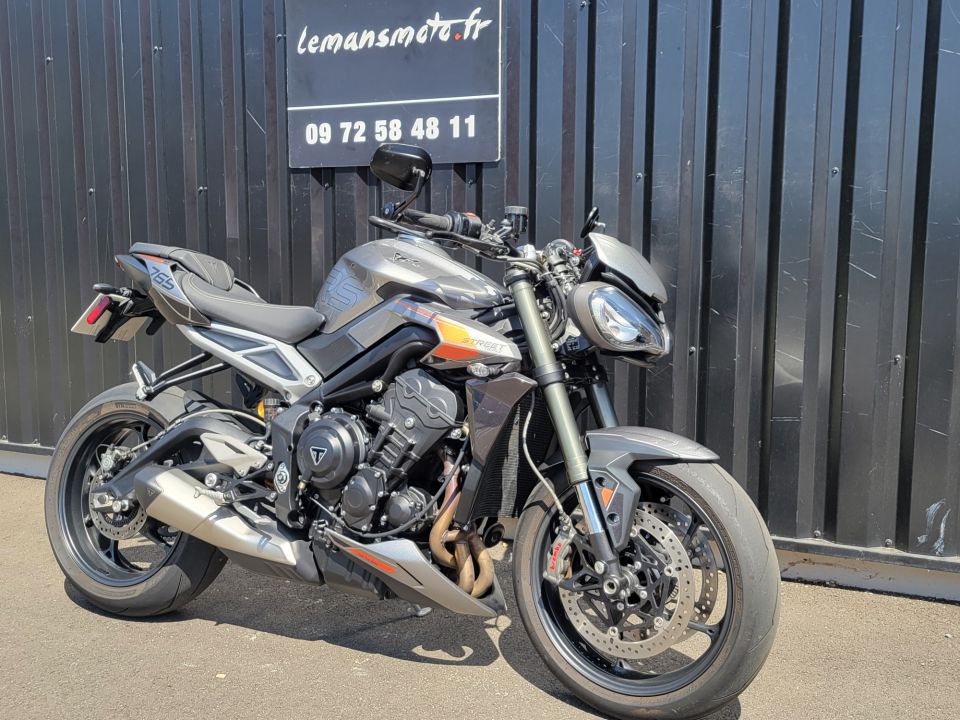 TRIUMPH STREET TRIPLE 765 RS 50