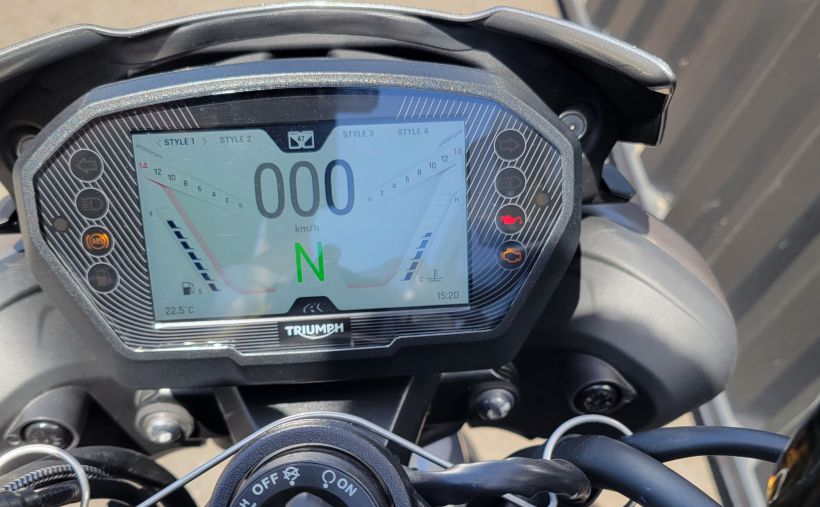 TRIUMPH STREET TRIPLE 765 RS 13