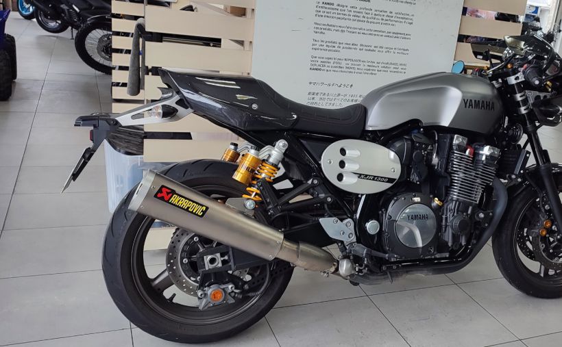 YAMAHA XJR 1300 RACER 6