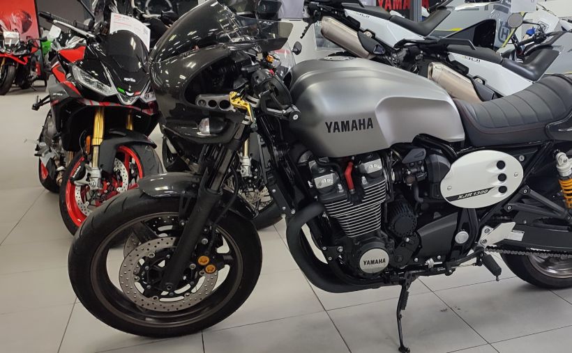 YAMAHA XJR 1300 RACER 1