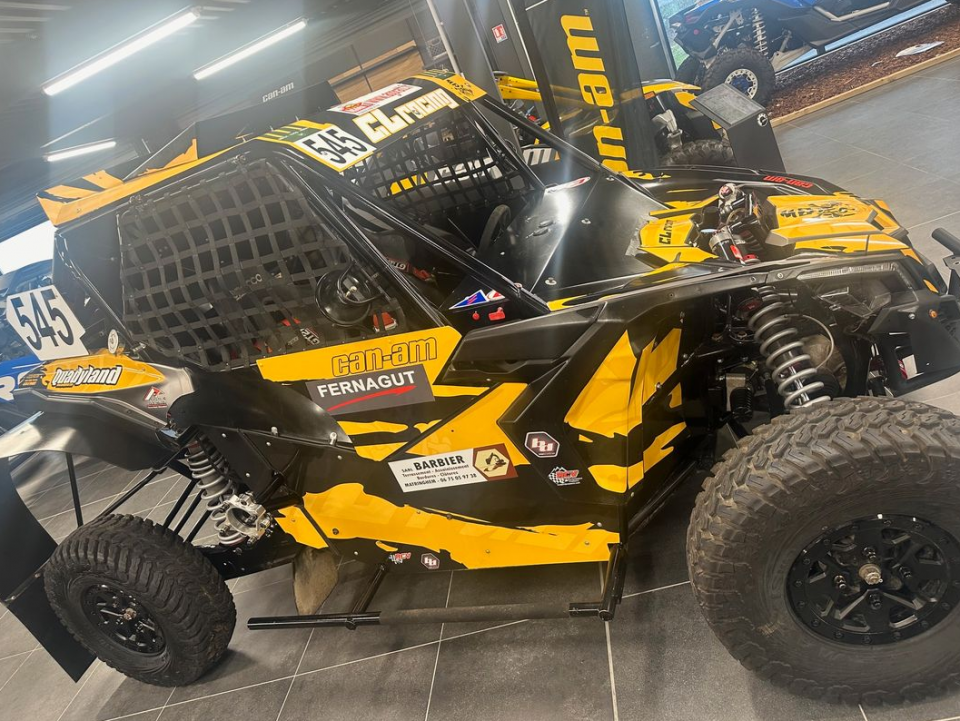 CAN-AM MAVERICK X3 10
