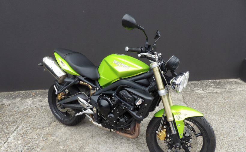 TRIUMPH STREET TRIPLE 675 0