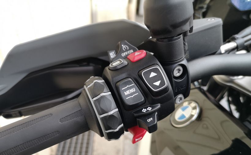 BMW R1300GS TRIPLE BLACK 40