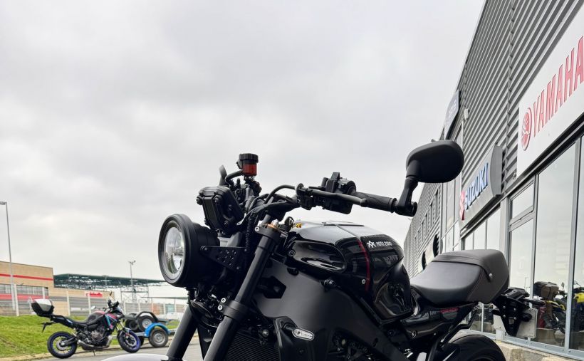 YAMAHA XSR 900 2