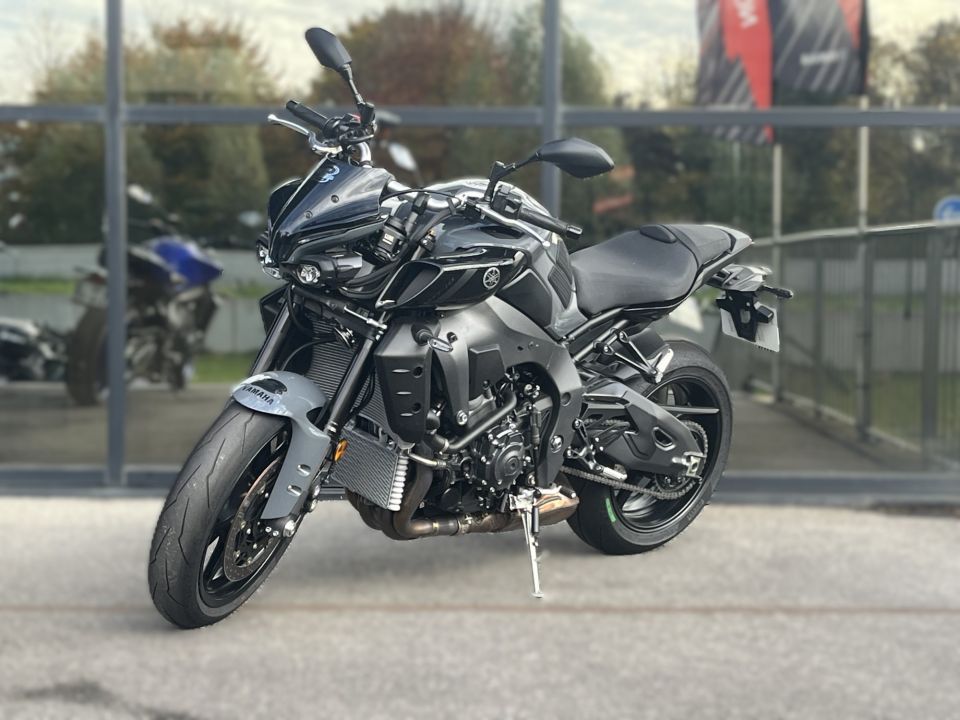 YAMAHA MT-10 0