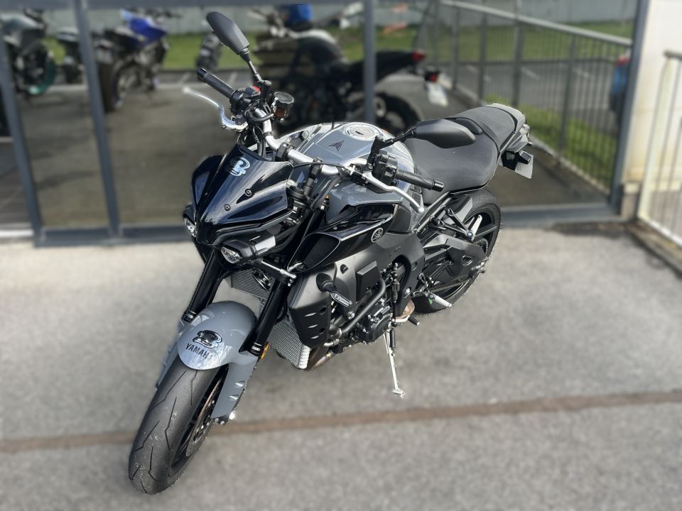 YAMAHA MT-10 5