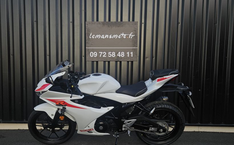SUZUKI GSX-R 125 10