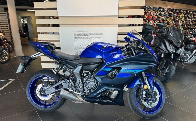 YAMAHA YZF-R7 1