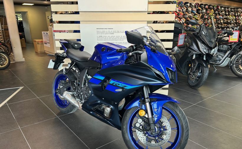 YAMAHA YZF-R7 0