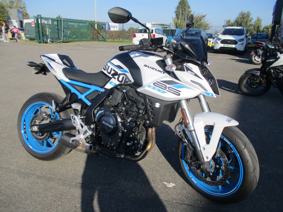 SUZUKI GSX-8S 0