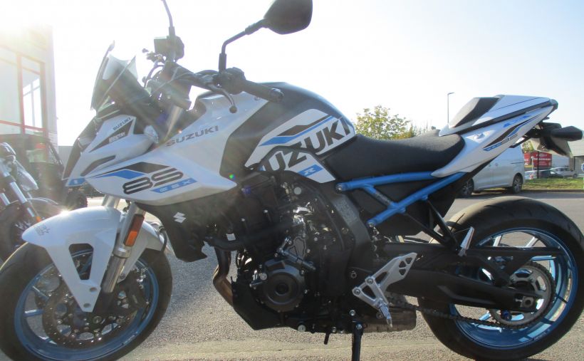 SUZUKI GSX-8S 20