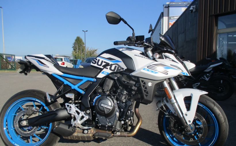 SUZUKI GSX-8S 30