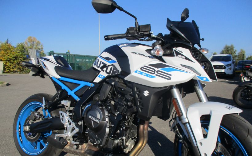 SUZUKI GSX-8S 40