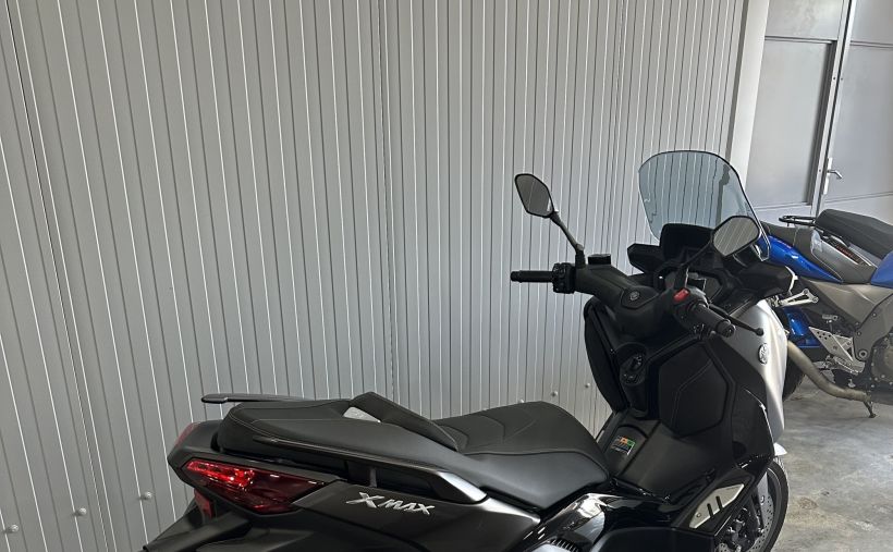 YAMAHA XMAX 300 Tech Max 6