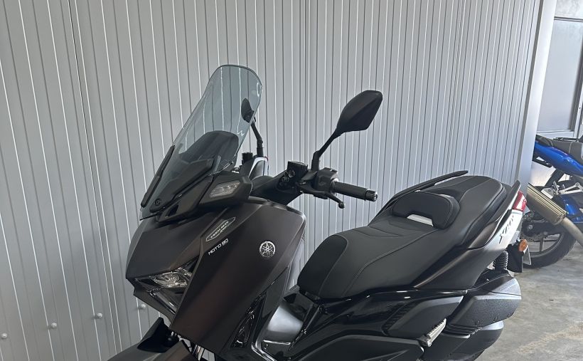 YAMAHA XMAX 300 Tech Max 12