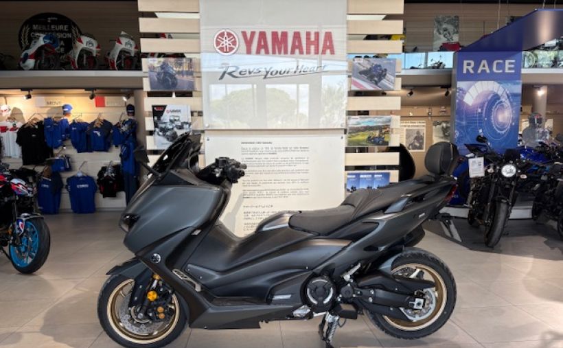YAMAHA XP T-MAX 560 TECH MAX KAMO OHLINS 141€/MOIS* GTIE 12 MOIS +DE 5750€ D'EQUIPEMENT 4