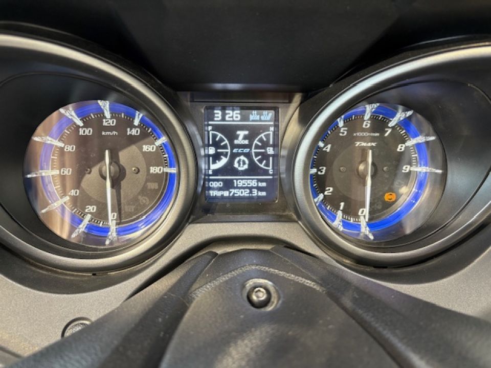 YAMAHA PROMOTION XP T-MAX 560 TECH MAX KAMO OHLINS 141€/MOIS* GTIE 12 MOIS +DE 5750€ D'EQUIPEMENT 5