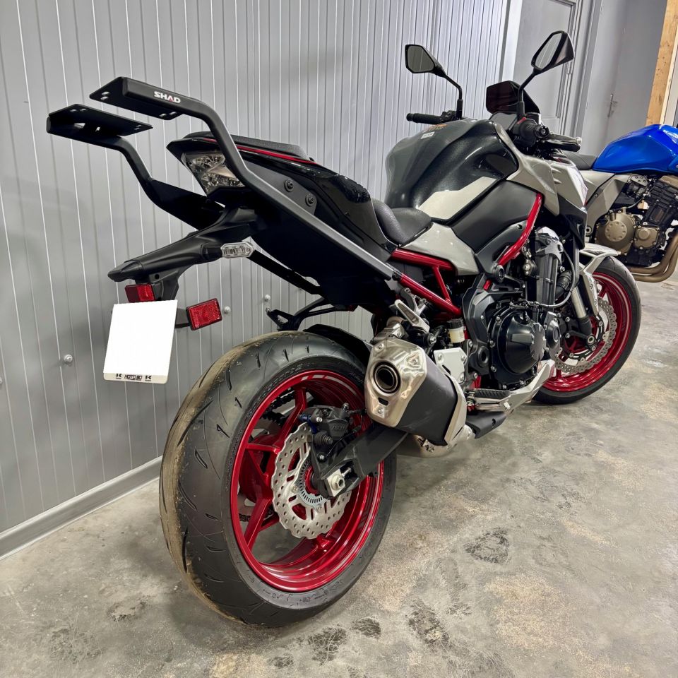 KAWASAKI Z 900 6