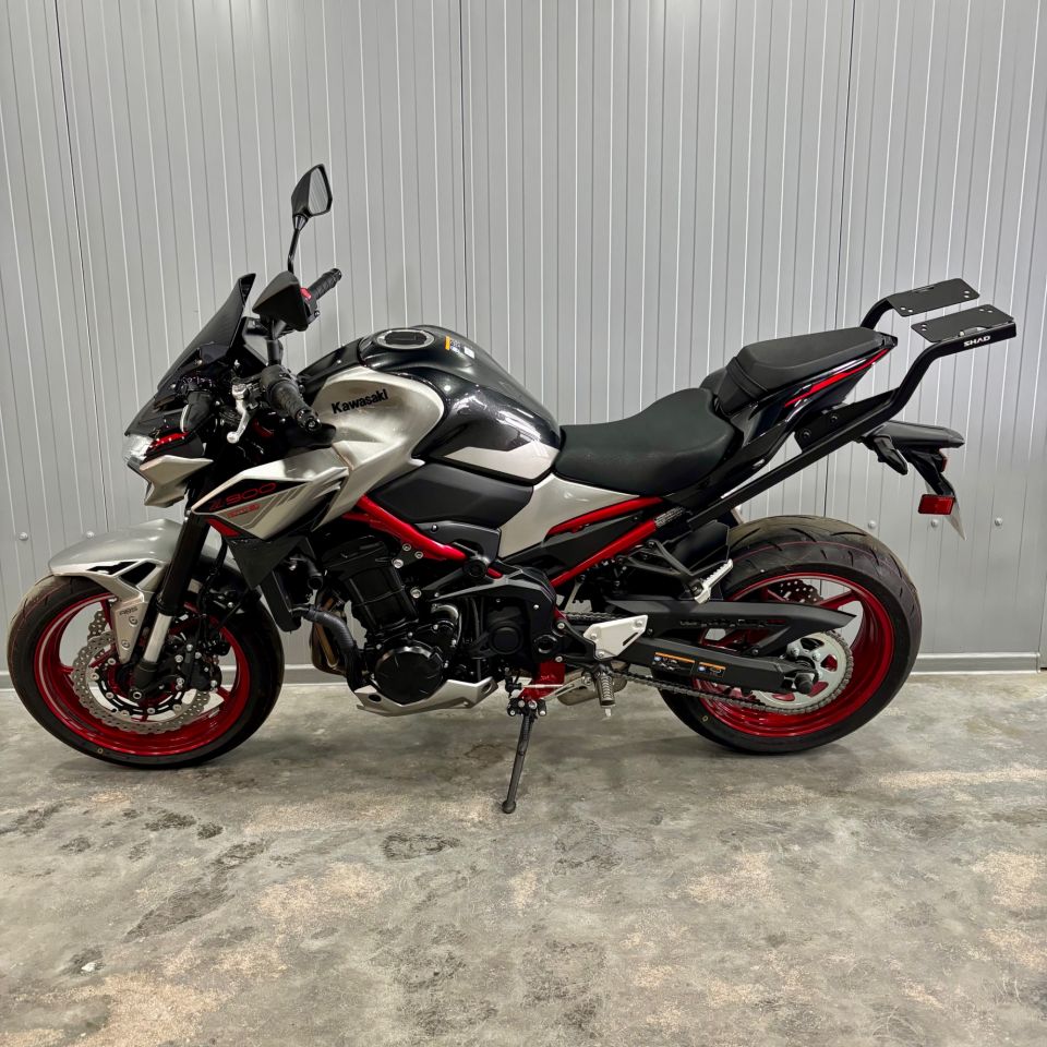 KAWASAKI Z 900 9