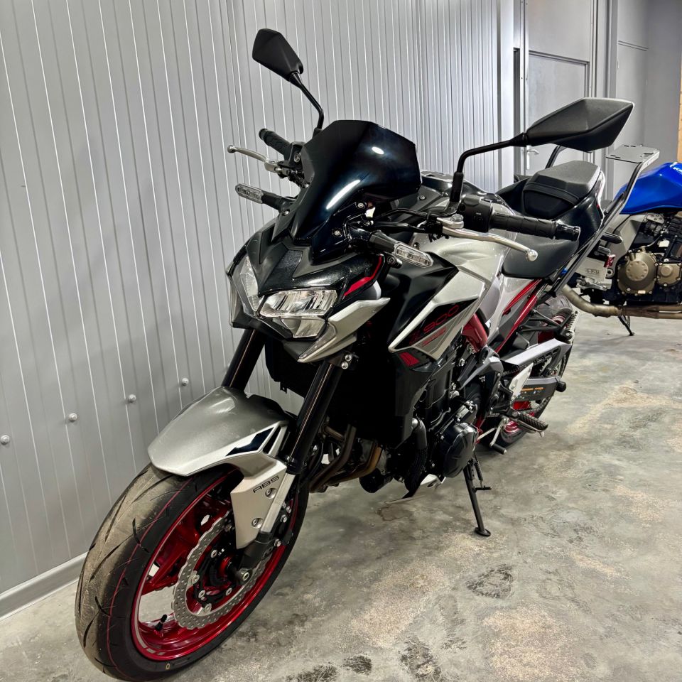 KAWASAKI Z 900 12