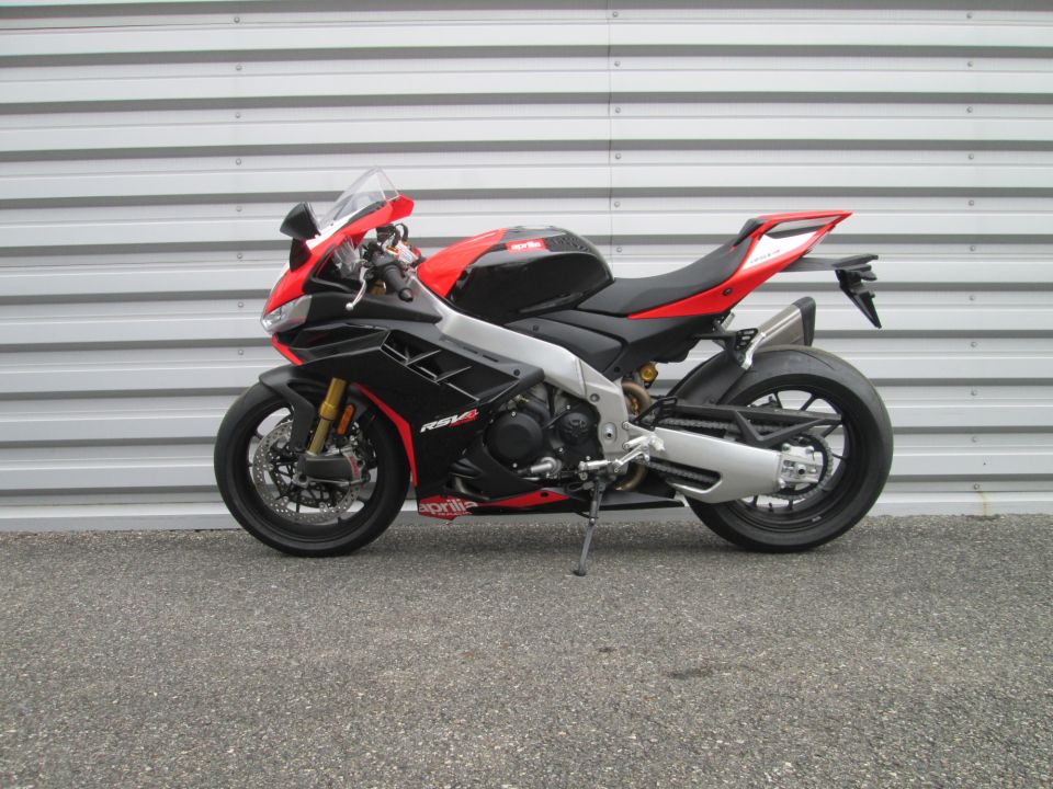 APRILIA RSV4 1100 FACTORY 24