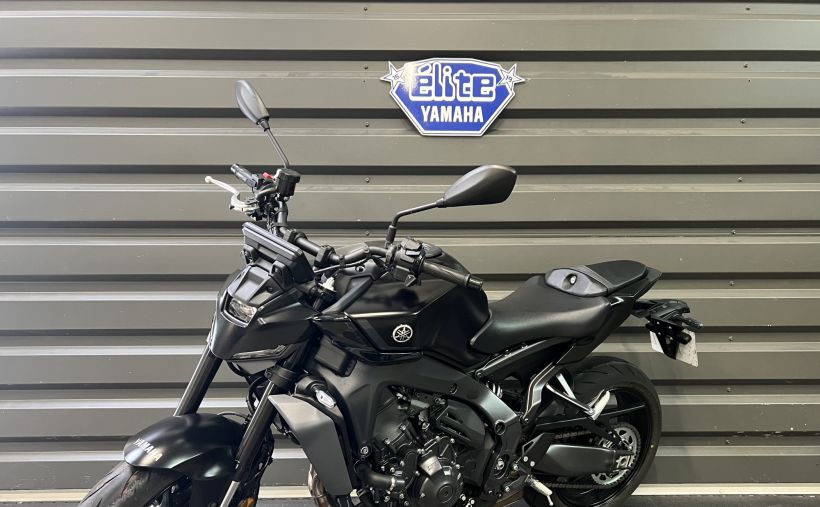 YAMAHA MT-09  Y-AMT 3