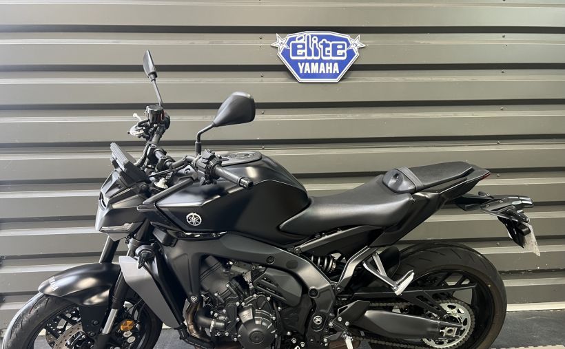YAMAHA MT-09  Y-AMT 2