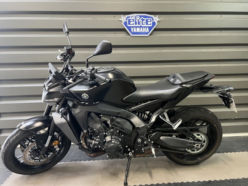 YAMAHA MT-09  Y-AMT 2
