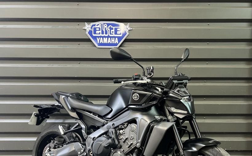 YAMAHA MT-09  Y-AMT 1