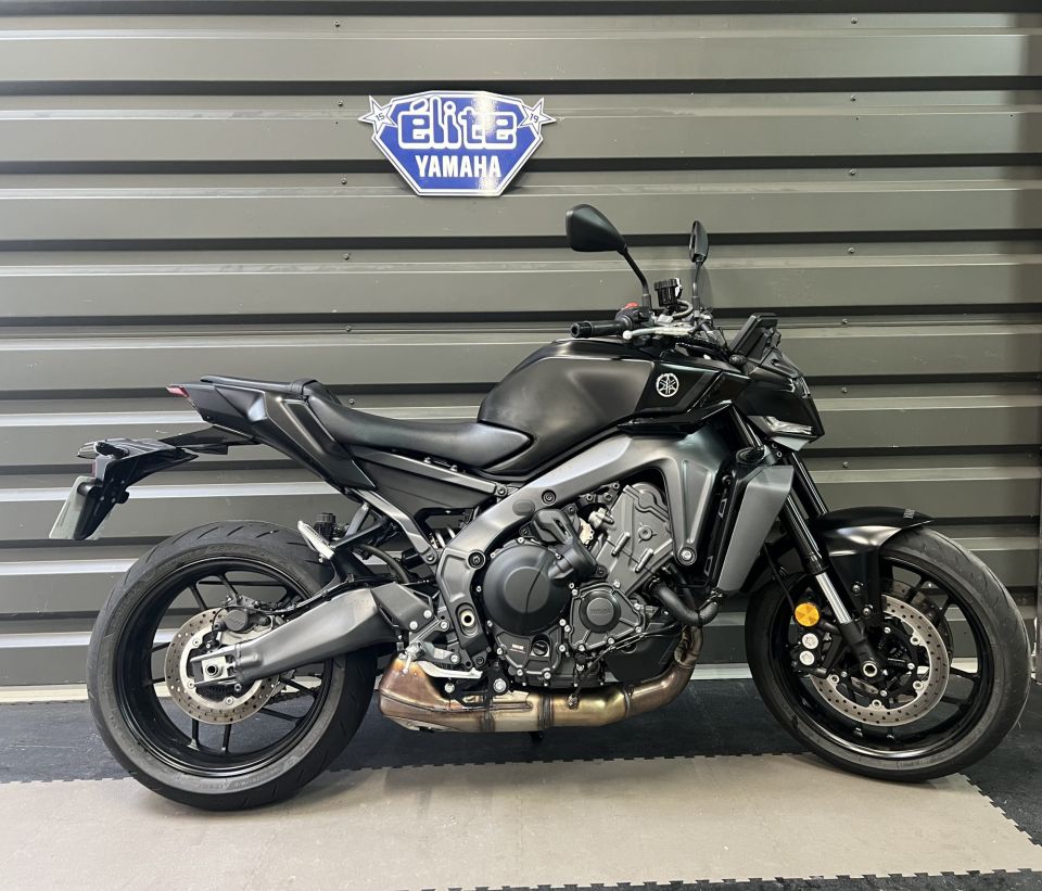 YAMAHA MT-09  Y-AMT 0