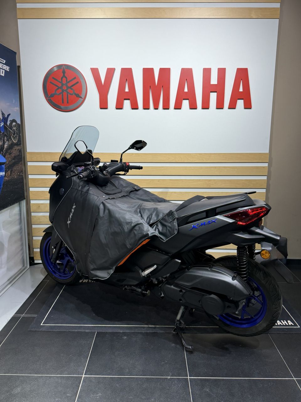 YAMAHA XMAX 125 3