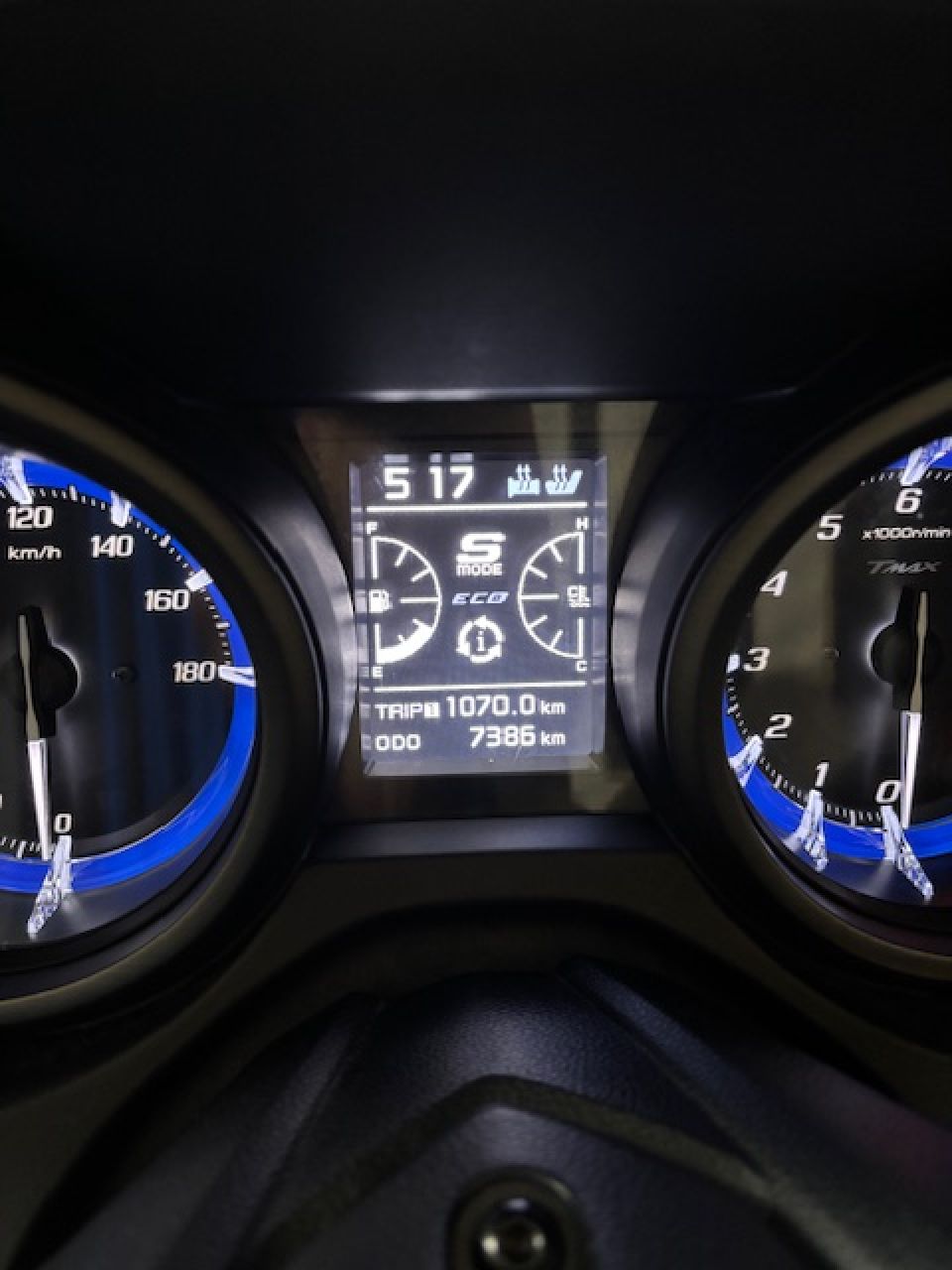 YAMAHA XP T-MAX 560 TECH MAX 8