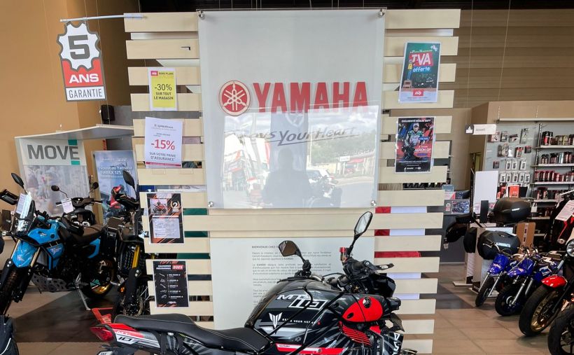 YAMAHA MT-10 2