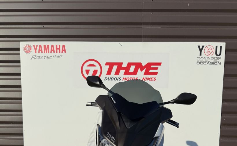 YAMAHA XMAX 125 2