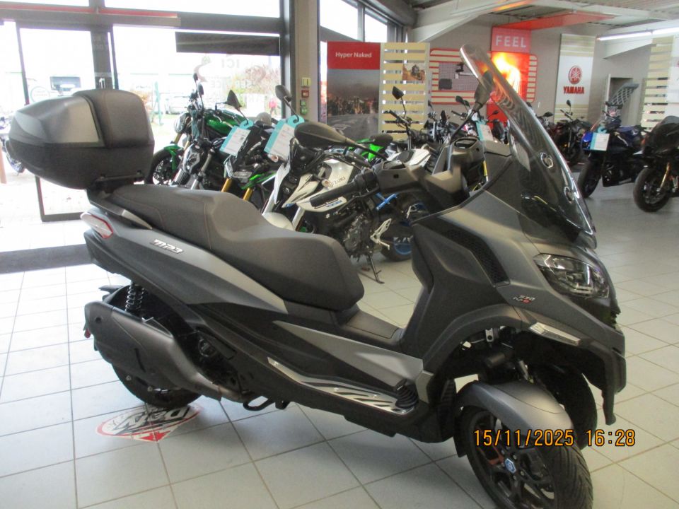 PIAGGIO MP3 530 HPE EXCLUSIVE 0