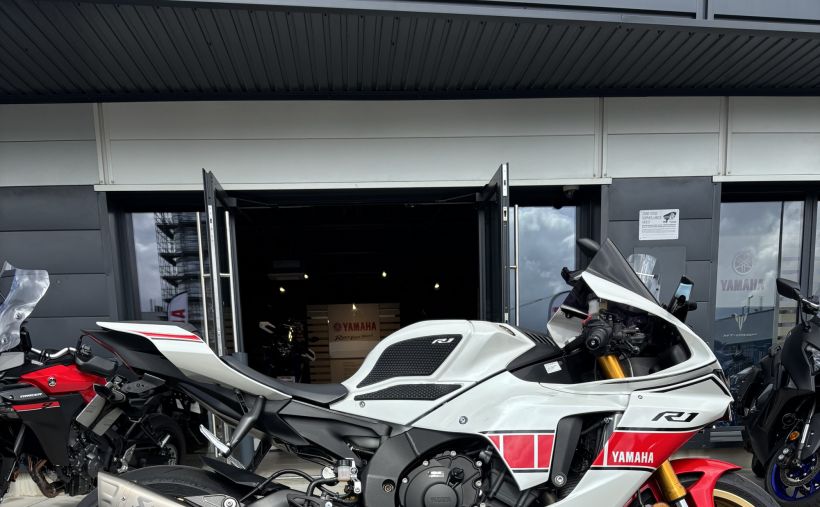 YAMAHA YZF 1000 R1 60TH 0