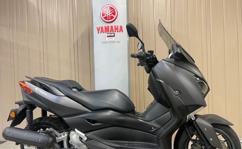 YAMAHA X-MAX 125 1