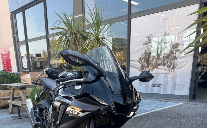 YAMAHA YZF 1000 R1 0