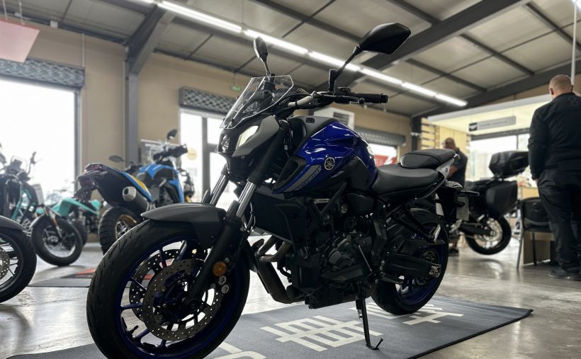 YAMAHA MT-07 5