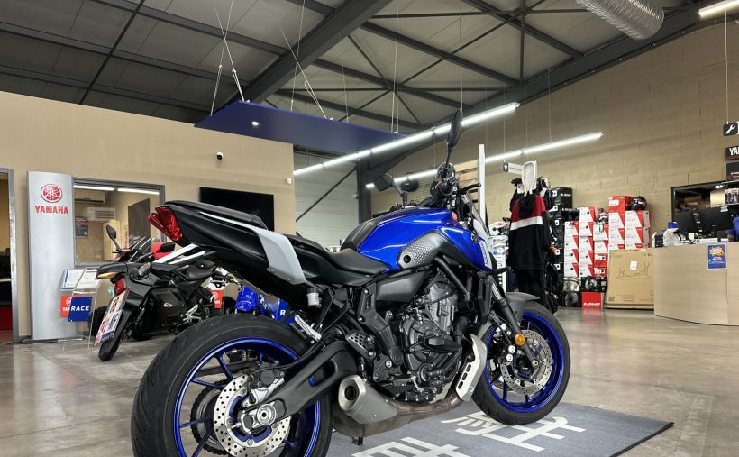 YAMAHA MT-07 2