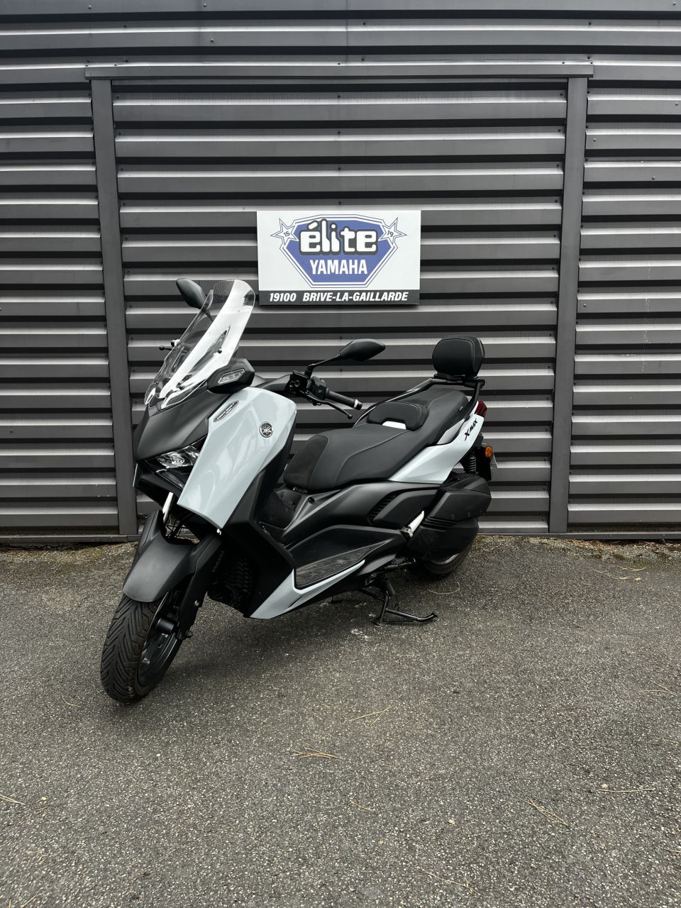 YAMAHA XMAX 300 TECH MAX + 1
