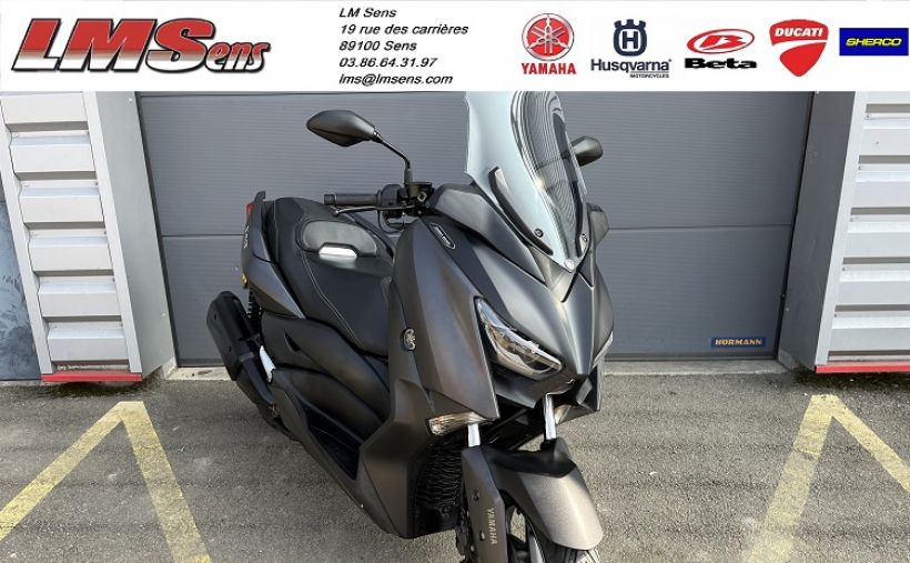 YAMAHA XMAX 300 1