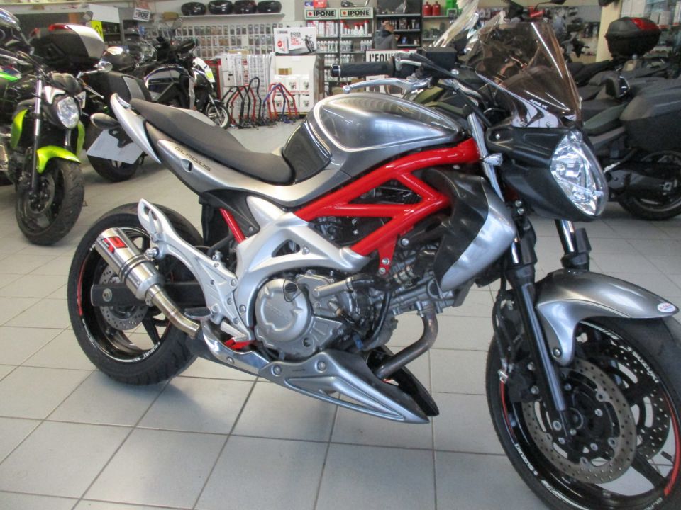 SUZUKI GLADIUS 650 30