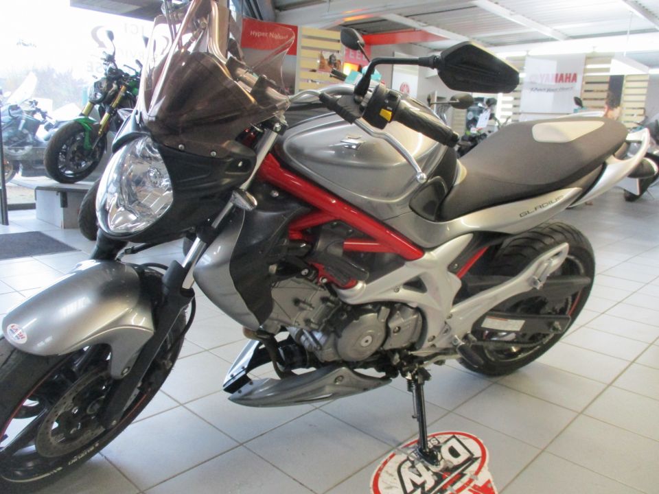 SUZUKI GLADIUS 650 40