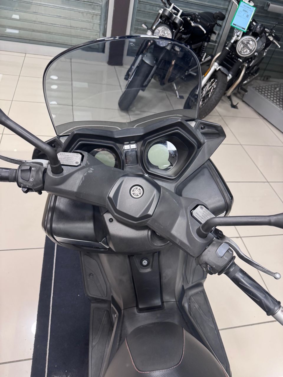 YAMAHA XMAX 125 2