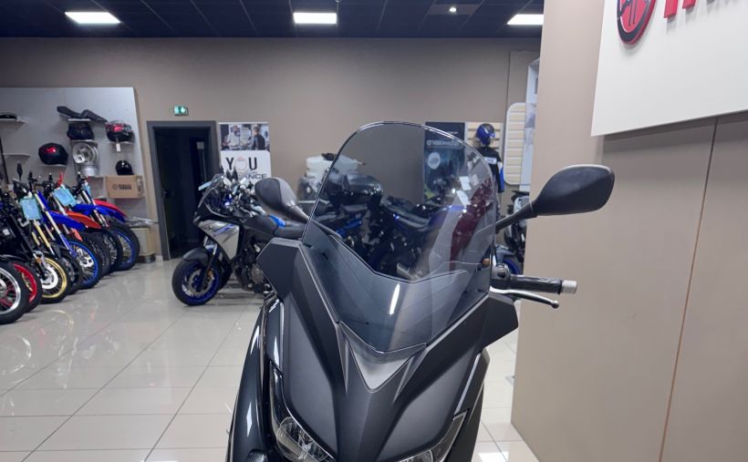 YAMAHA XMAX 125 6