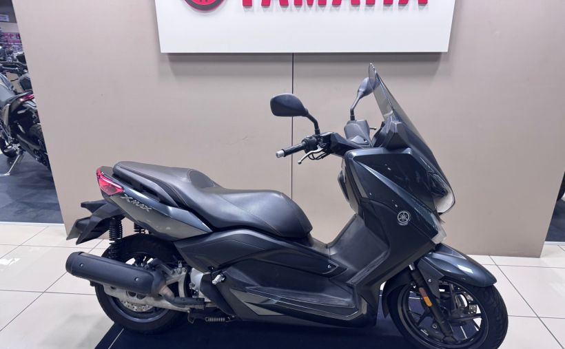 YAMAHA XMAX 125 8