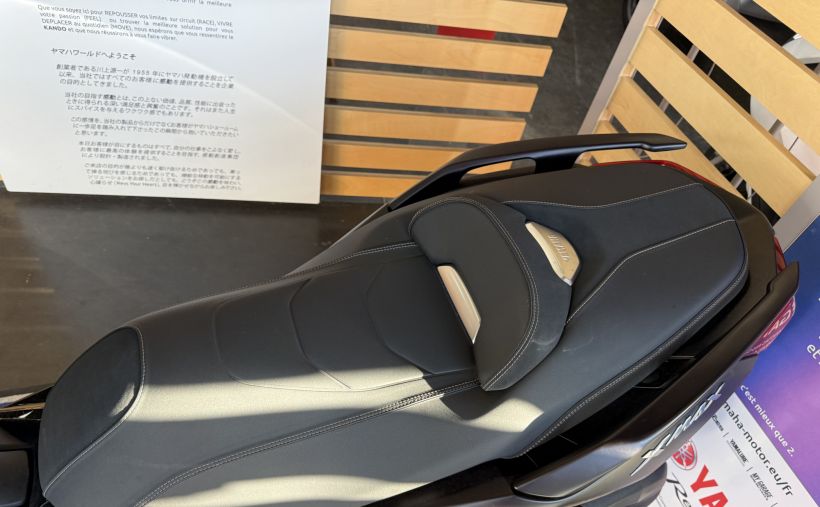 YAMAHA XMAX 300 Tech Max 1