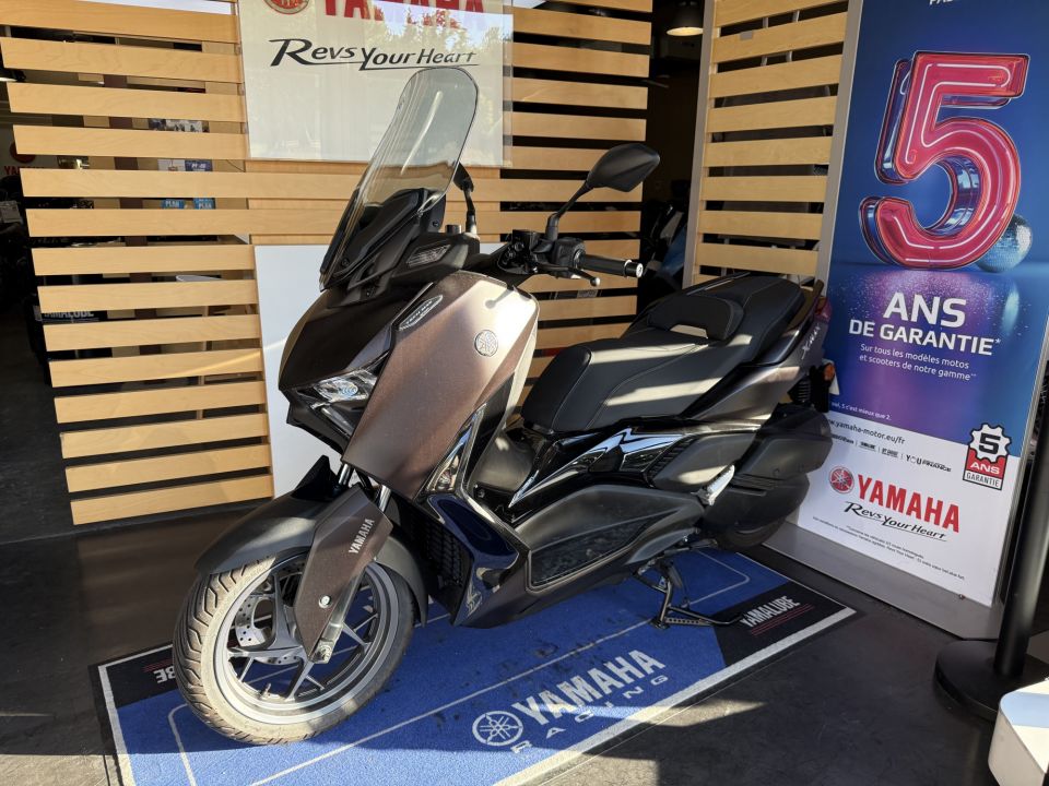 YAMAHA XMAX 300 Tech Max 0